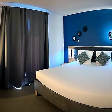 Rev'hotel *