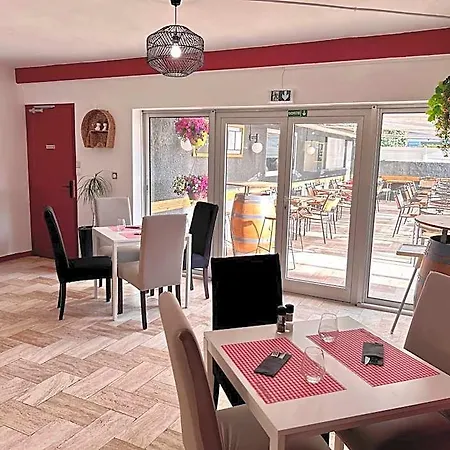 Rev'hotel Hotel Vias